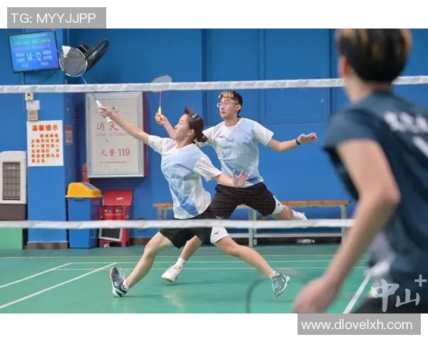 张芳独家揭秘羽毛球技巧与训练心得助你提升球技的秘密分享