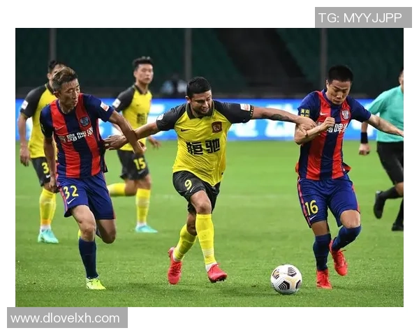 广州足球队边路渗透战术解析与实践探讨深度剖析 广州足球队边路渗透战术解析与实践探讨深度剖析